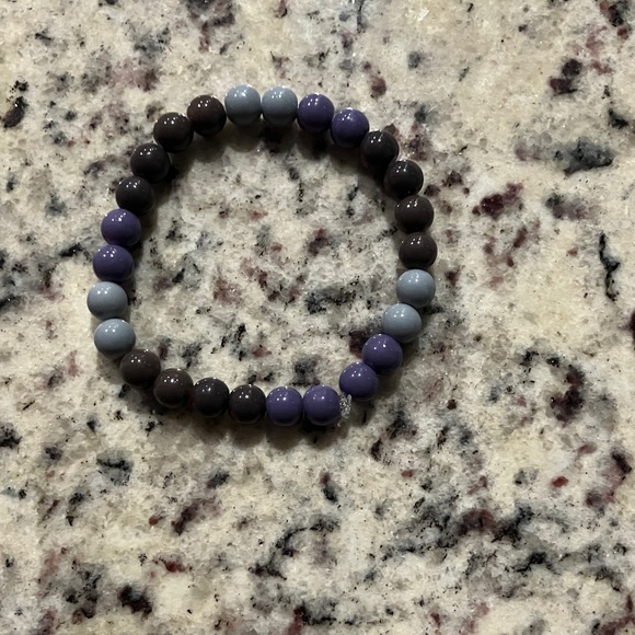 Elegant Purple and Gray Beaded Bracelet - Picture 1 of 1